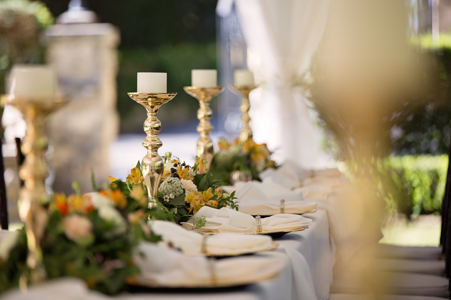 blur-candle-candlestick-1128783.jpg