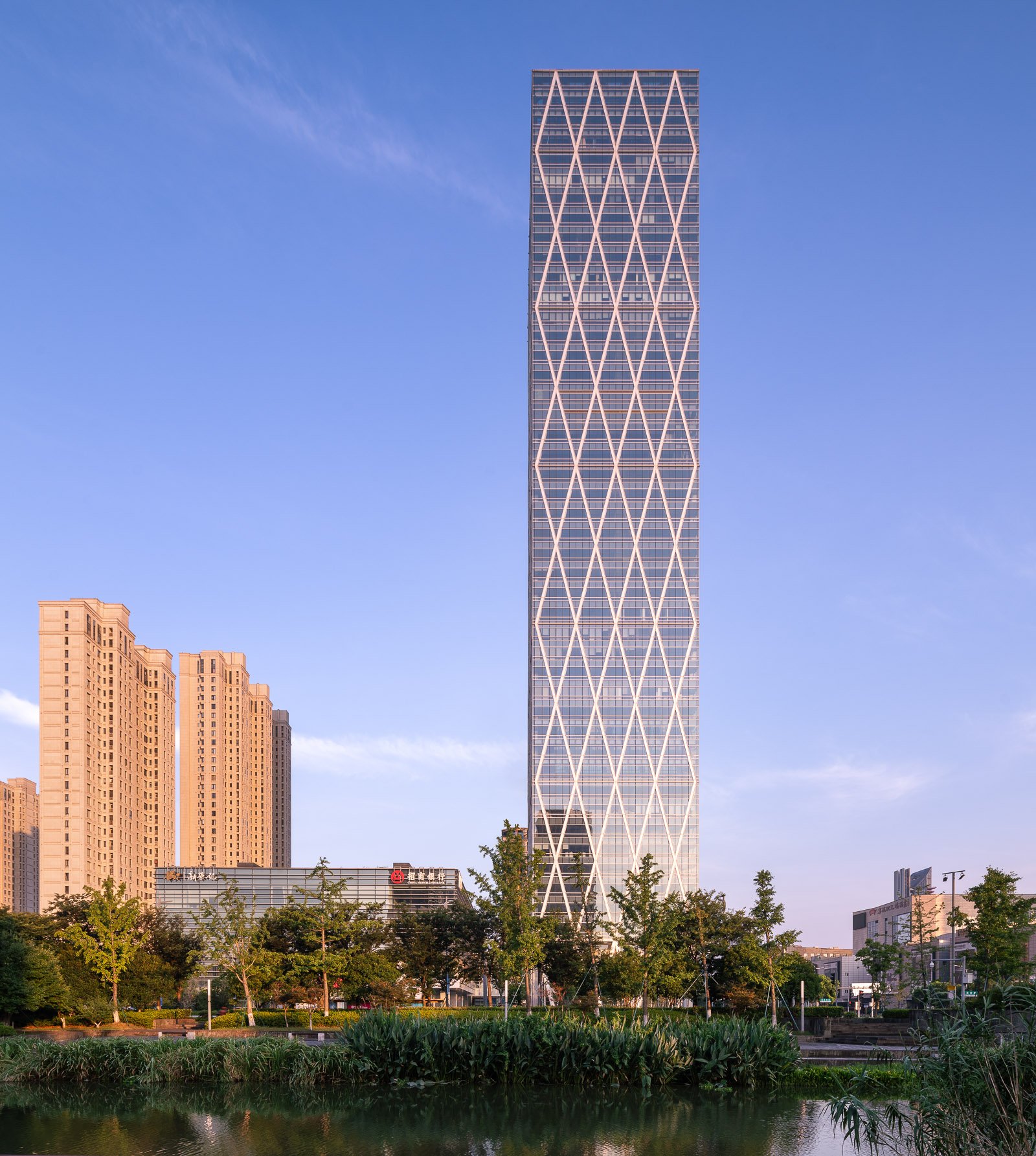 Ningbo Guohua Financial Tower / SOM