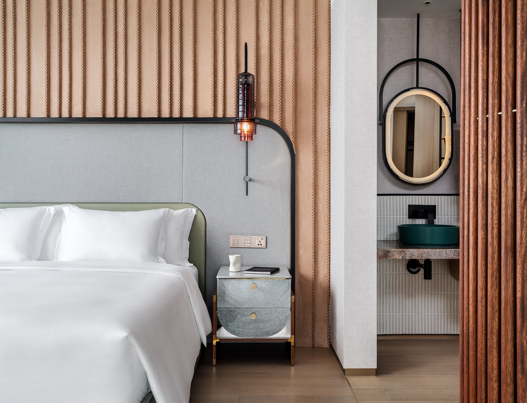 Hotel Indigo Hangzhou Uptown / Studio Carter