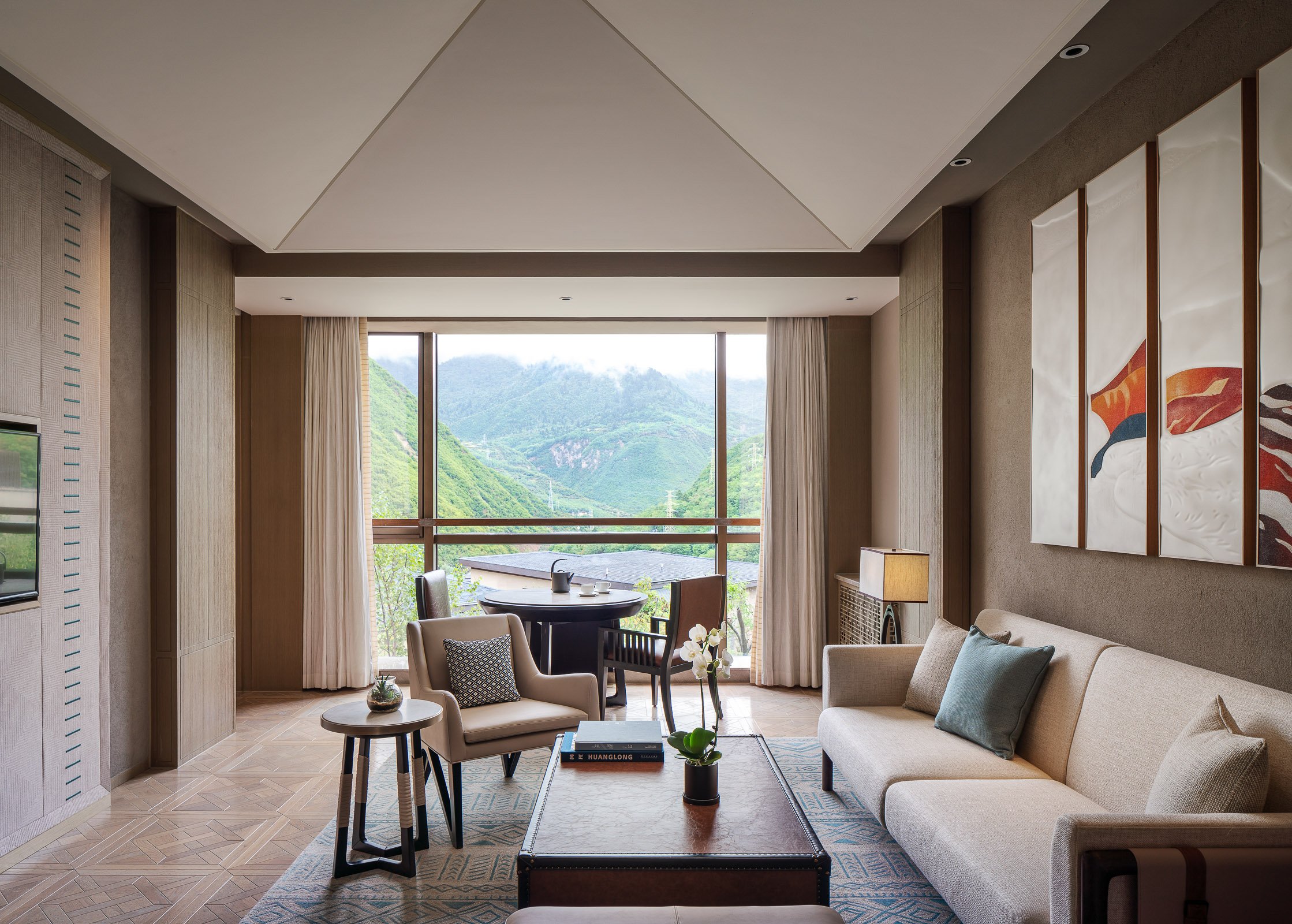 Conrad Jiuzhaigou / HBA