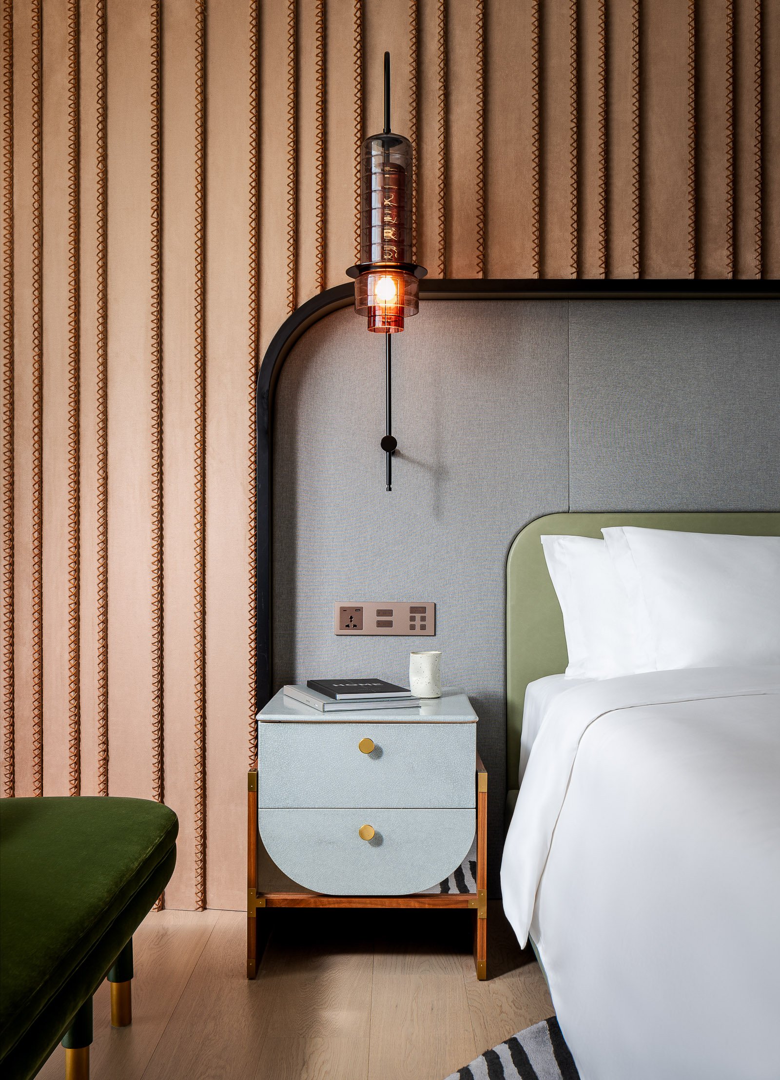 Hotel Indigo Hangzhou Uptown / Studio Carter