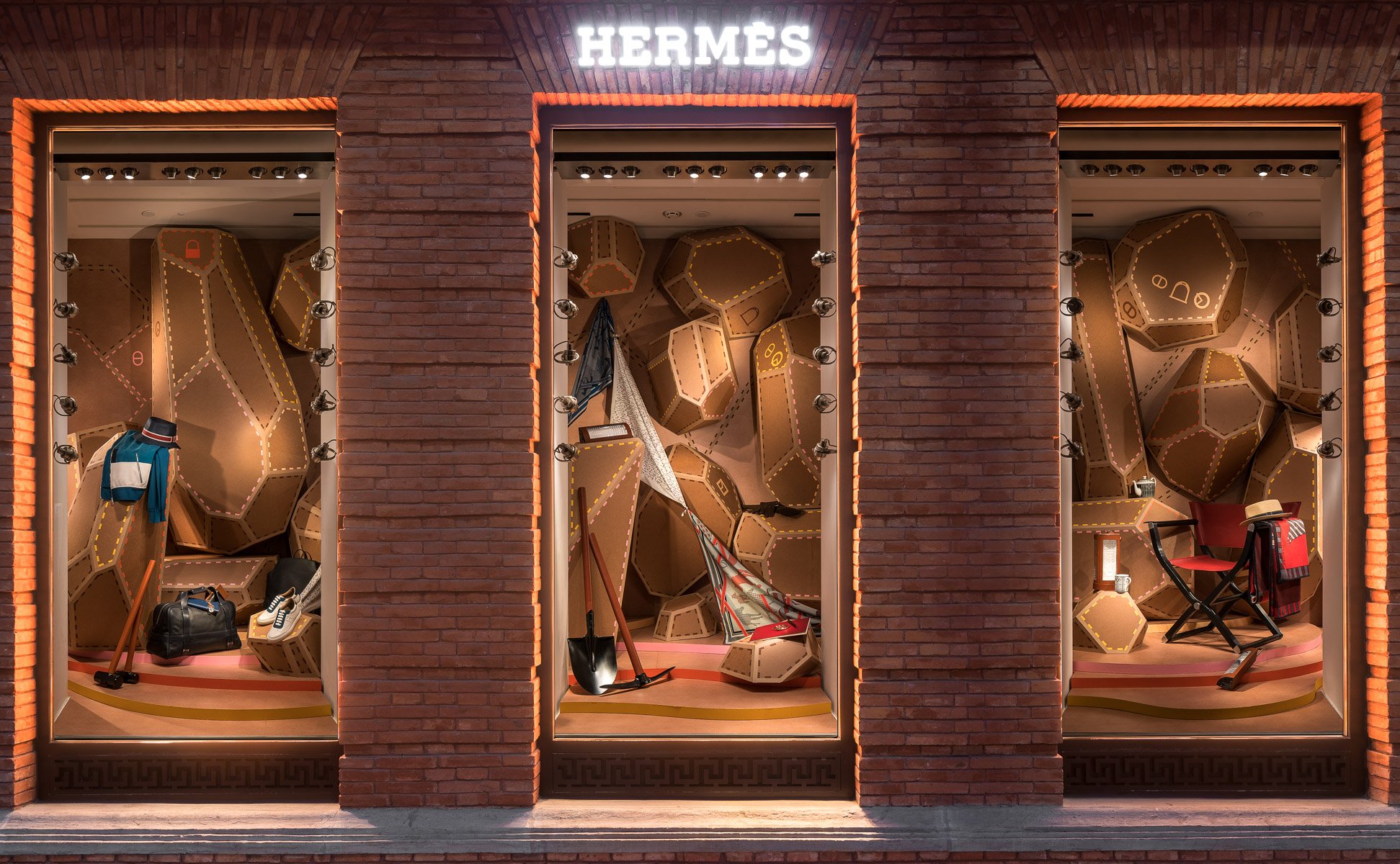 Hermès Shanghai Maison - 2017 Spring Window