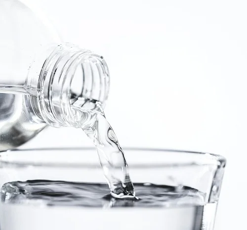 Image-of-water-pouring-into-a-glass