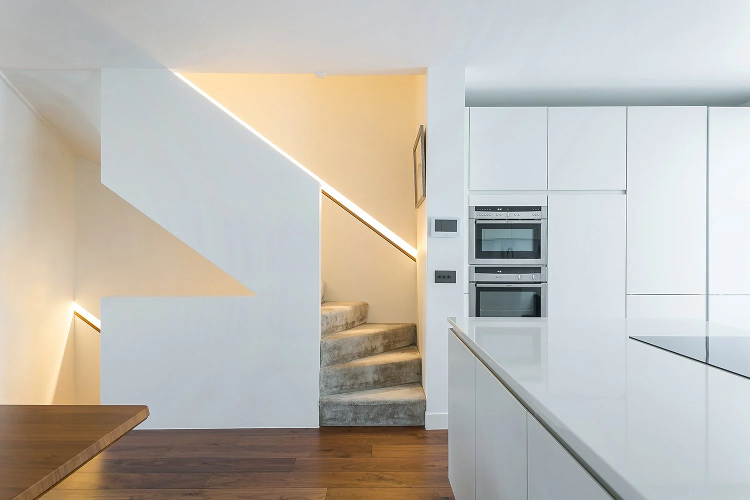 WilliamTozerAssociates_StructuralistEstates11_modern-stair-kitchen-island-dining.jpg