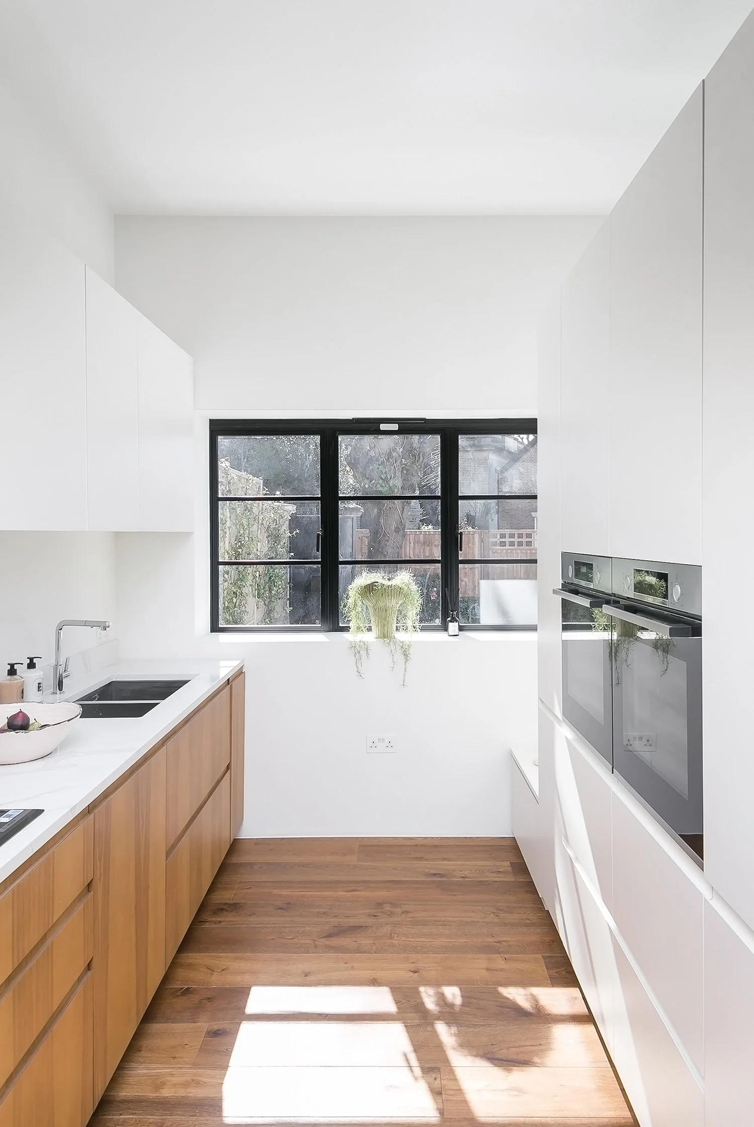 Monument House 03_Williamtozerassociates_kitchen-crital-widnow.jpg