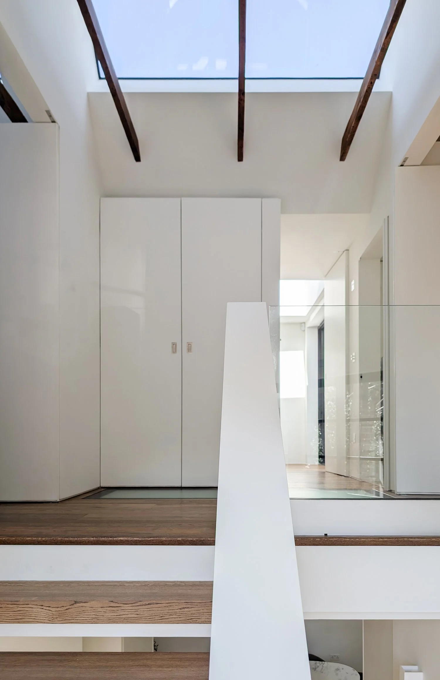 Monument House 14_Williamtozerassociates_rooflight-stairs-pedestrian-loaded-glass.jpg