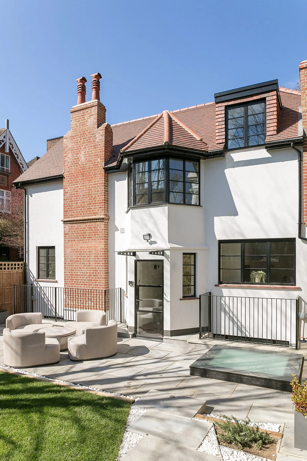 Monument House 01_Williamtozerassociates_exterior-crital-terrace-garden-dormer.jpg