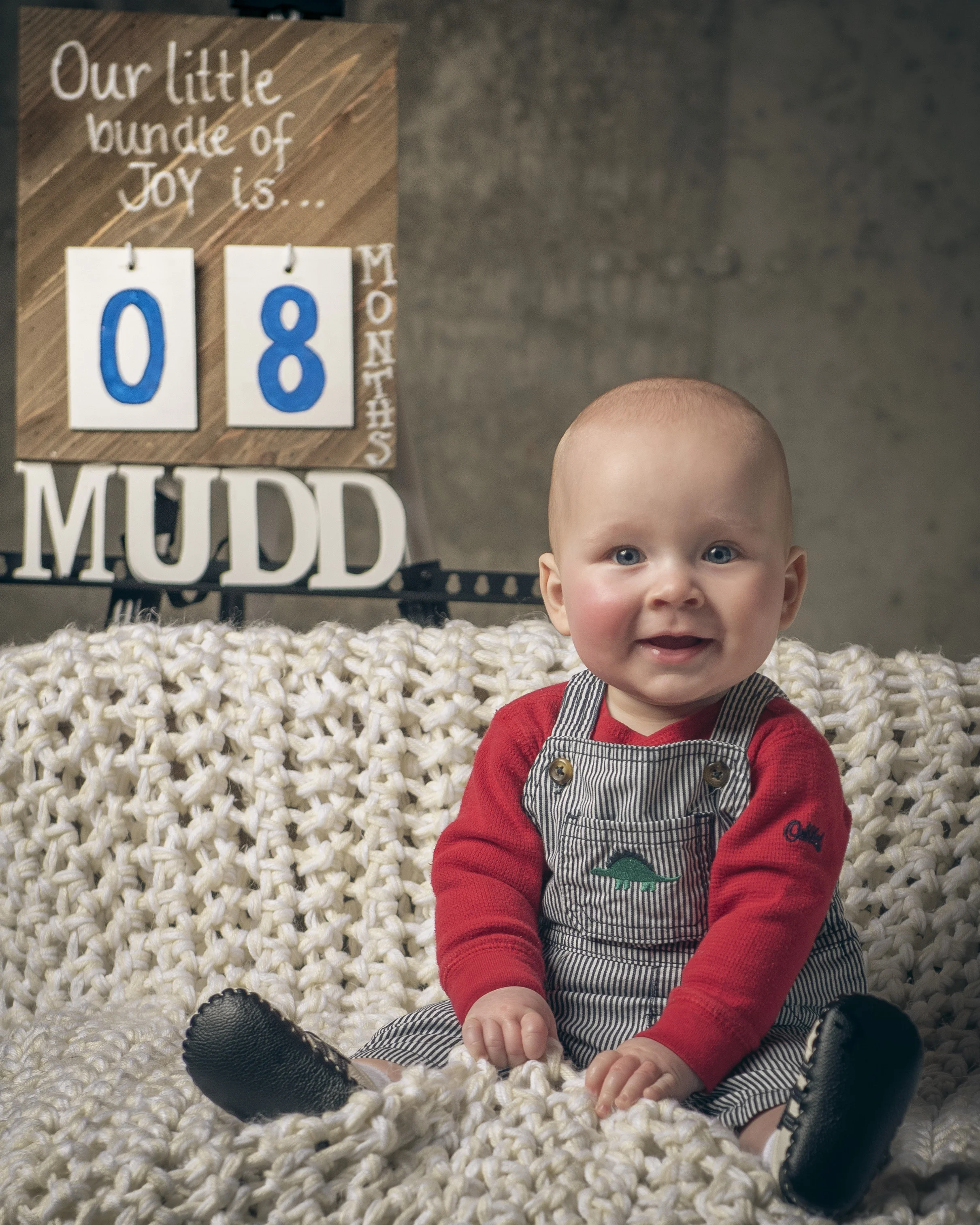 Eli 8 month-052.jpg