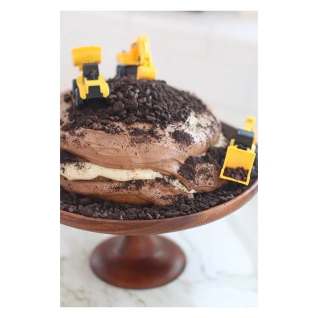 Day two of healthy diet attempt = wanting a nice big slice of the cake I made for my little boy.  Chocolate cake with a vanilla decaf espresso layer in middle...it was like one big Oreo but better.  Don&rsquo;t have time to make a cake?  Blow your di