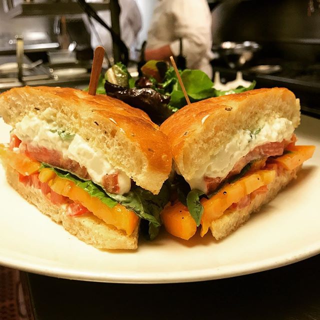 While beautiful heirloom tomatoes from @original_peach_farm are in season we have a tomato, buratta and basil sandwich on Acme focaccia at lunch 🍅❤️✨ -
-
-
-
-
#garibaldissf #nowrongwaysf #richmonddistrict #marinasf #pacificheights #topcitybites #in