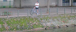 feature_travel_picture_bargebiker.jpg