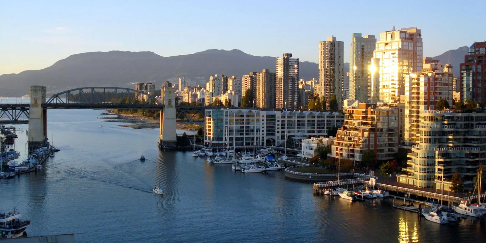 CANADA: Vancouver's Elegant WEDGEWOOD HOTEL