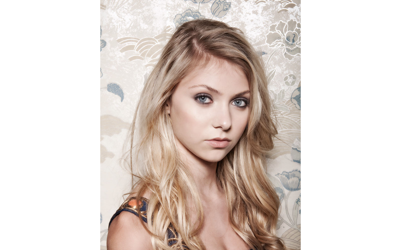 64_taylor_momsen.jpg