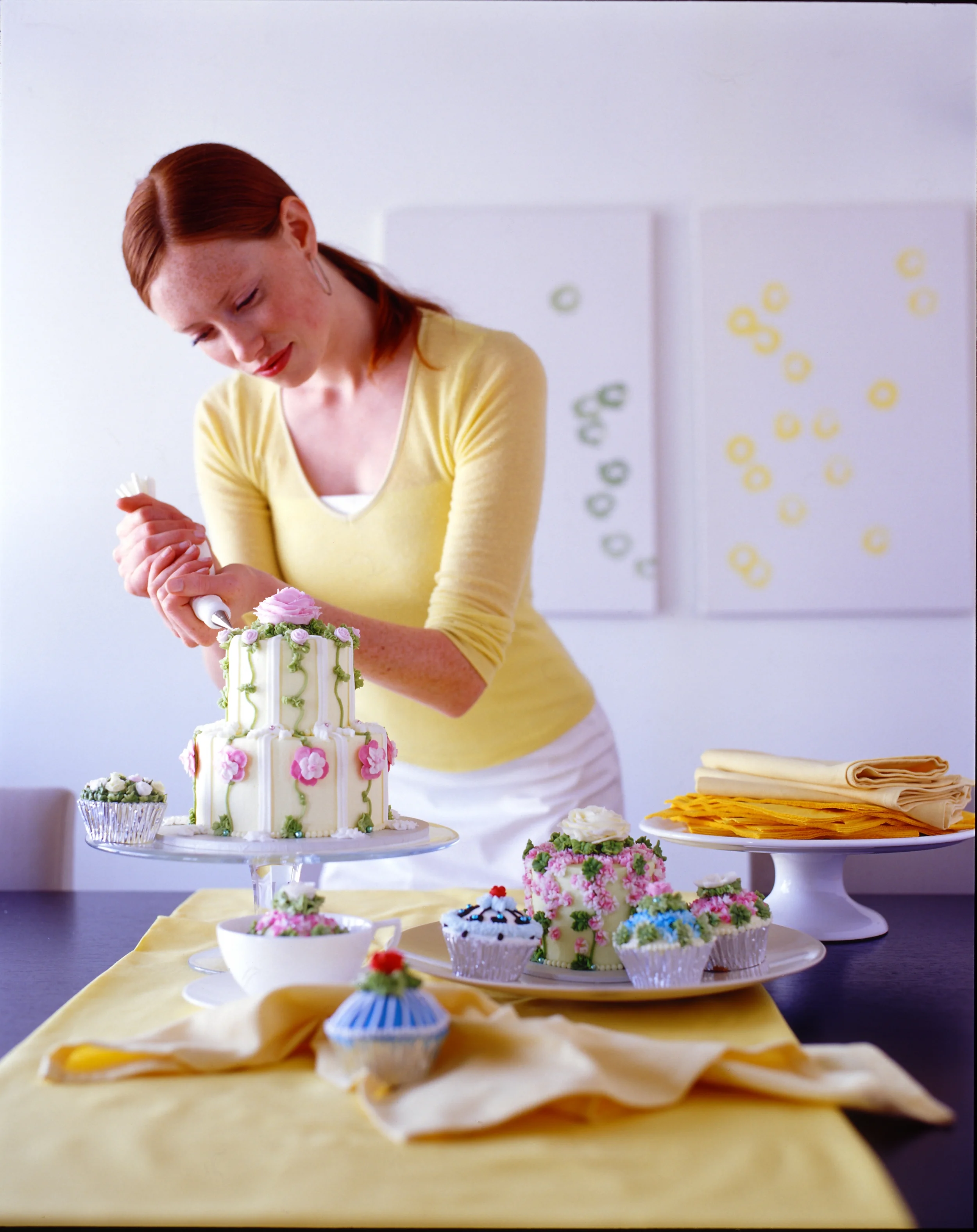 ZE. melinda icing cake.JPG