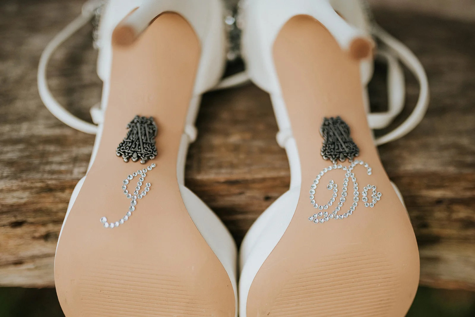 overthevineswisconsinwedding_0196.jpg