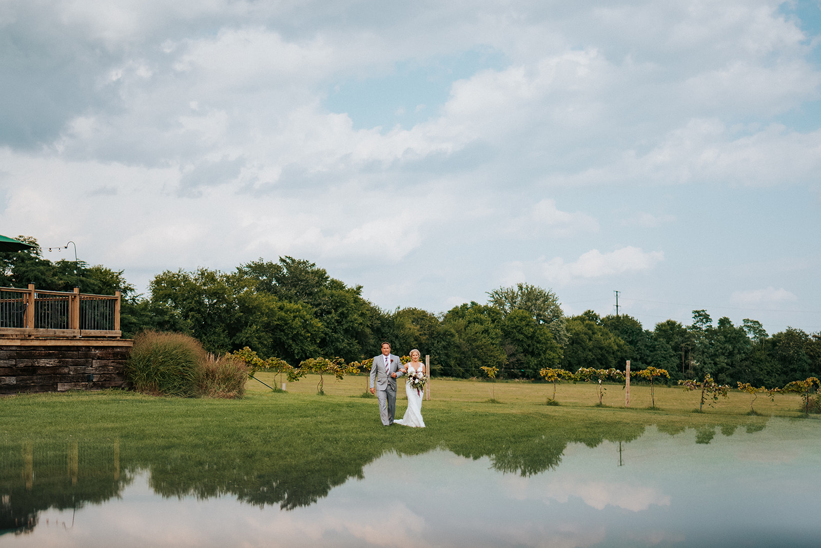 overthevineswisconsinwedding_0603.jpg