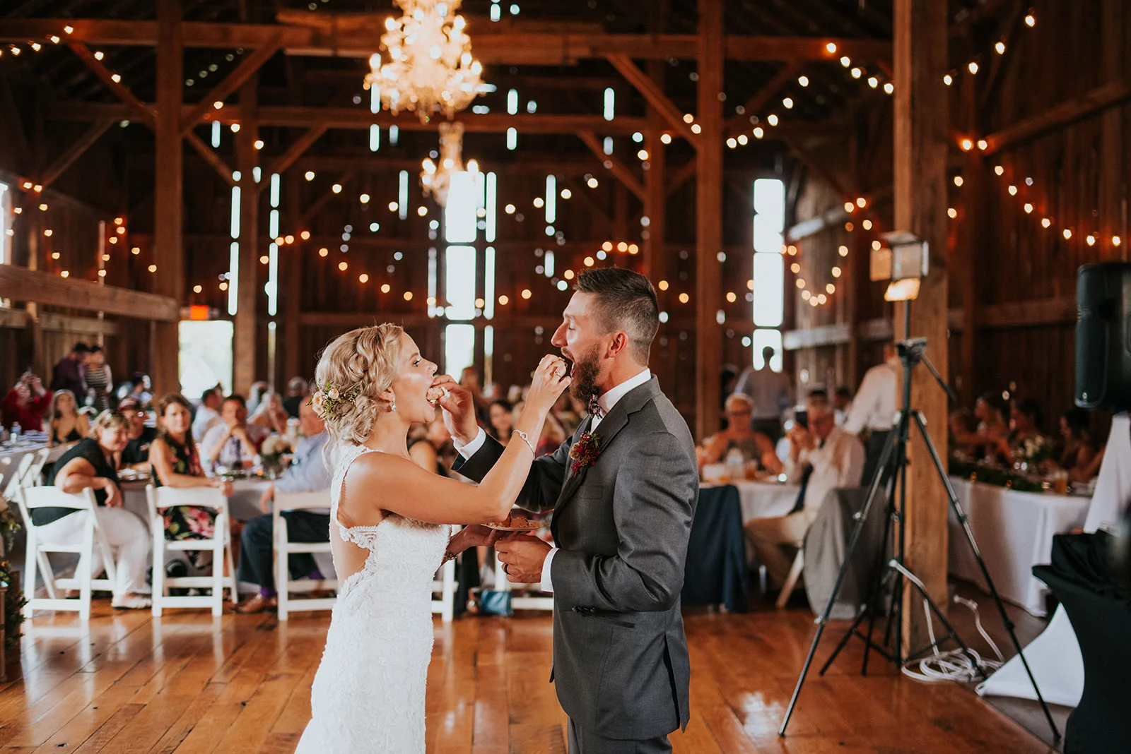 overthevineswisconsinwedding_1202.jpg
