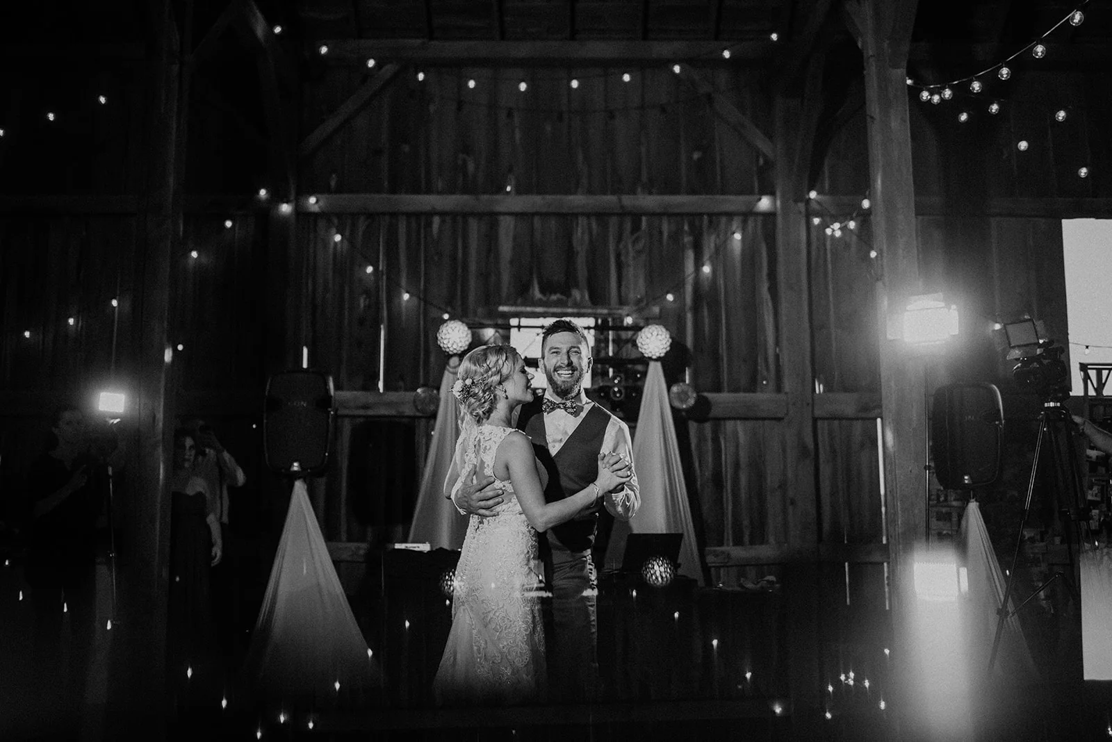 overthevineswisconsinwedding_1275.jpg