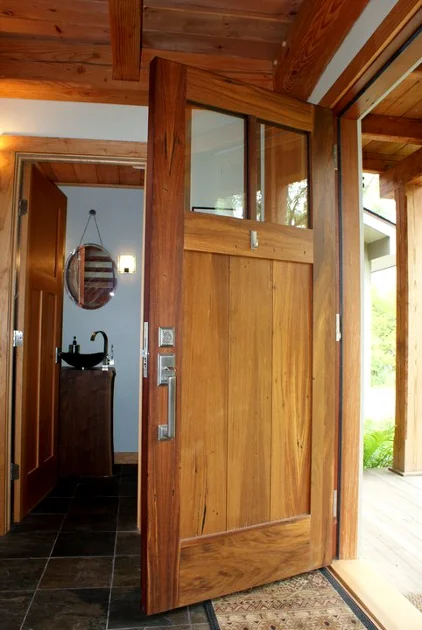 Reclaimed Jarrah continues to gently age and welcome visitors to the upstate NY home. D33