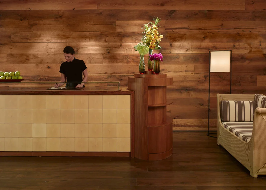Reclaimed Oak paneling in a Chicago Spa. F1