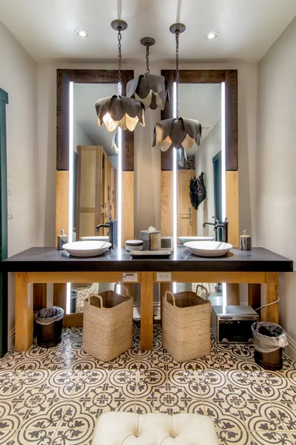 Custom mirrors for spa & salon