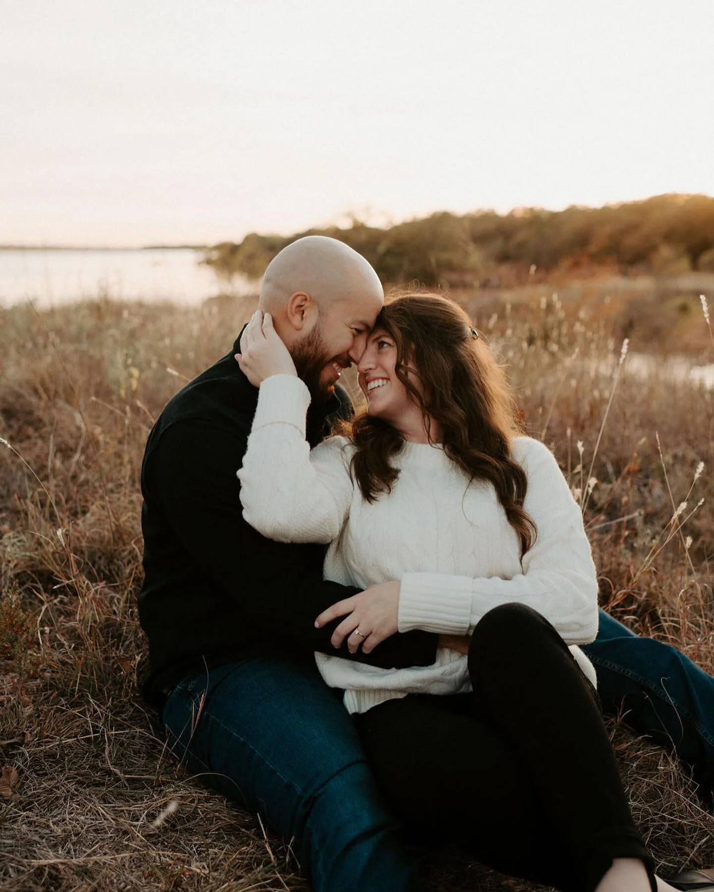 Dreamy sunset with Ellen + Josh.🫶🏼 We had such a fun time with great weather! Looking forward to their fall wedding in 2023. I cannot believe we are so close to a new year! 

#oklahomaweddingphotographer #oklahomacity #okcweddingphotographer #oklah