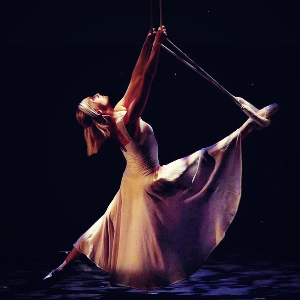 Viva Momix // Chico, CA, Laxson Auditorium