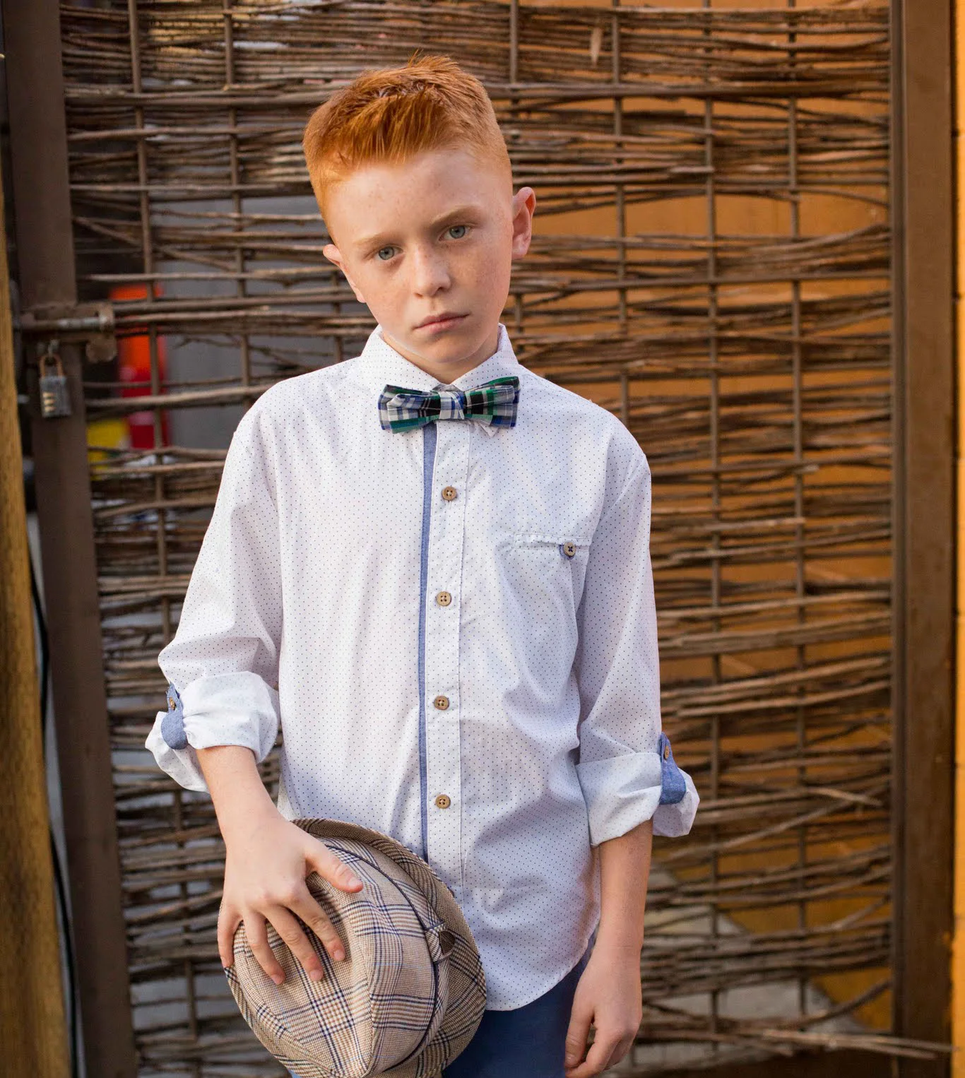 White w/blue dots roll shirt