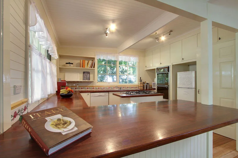 7 currajongAve11(kitchen)LR.jpg