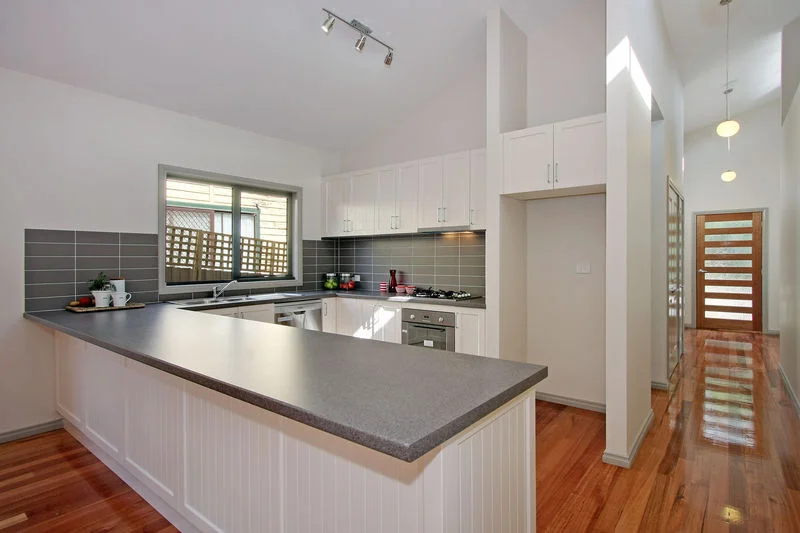 006 - Open2view ID232925 - 1_2a Gardner Parade_Mt Evelyn.jpg