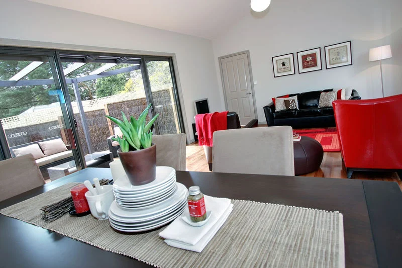 010 - Open2view ID232925 - 1_2a Gardner Parade_Mt Evelyn.jpg