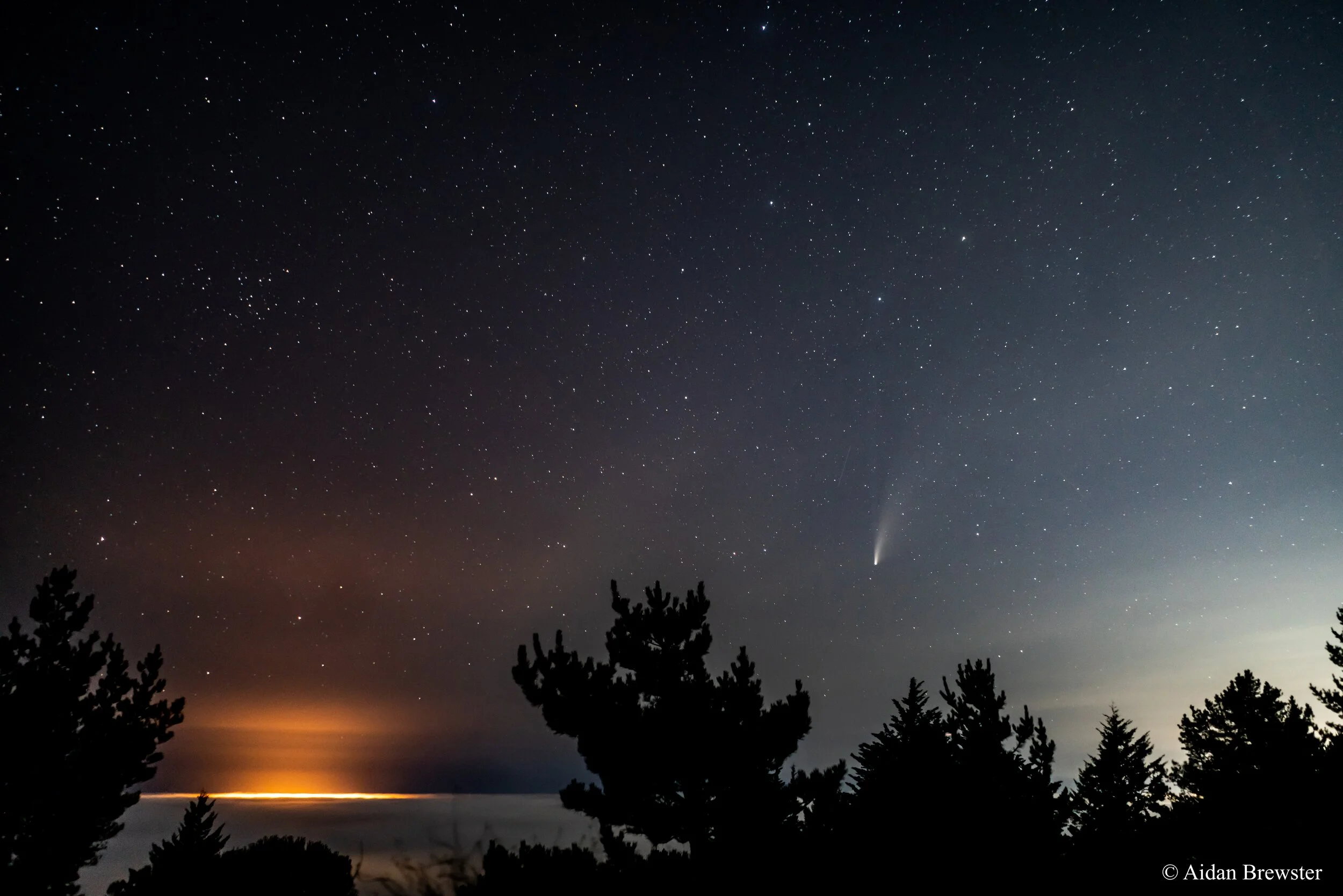 Comet C/2020 F3 NEOWISE over Half Moon Bay