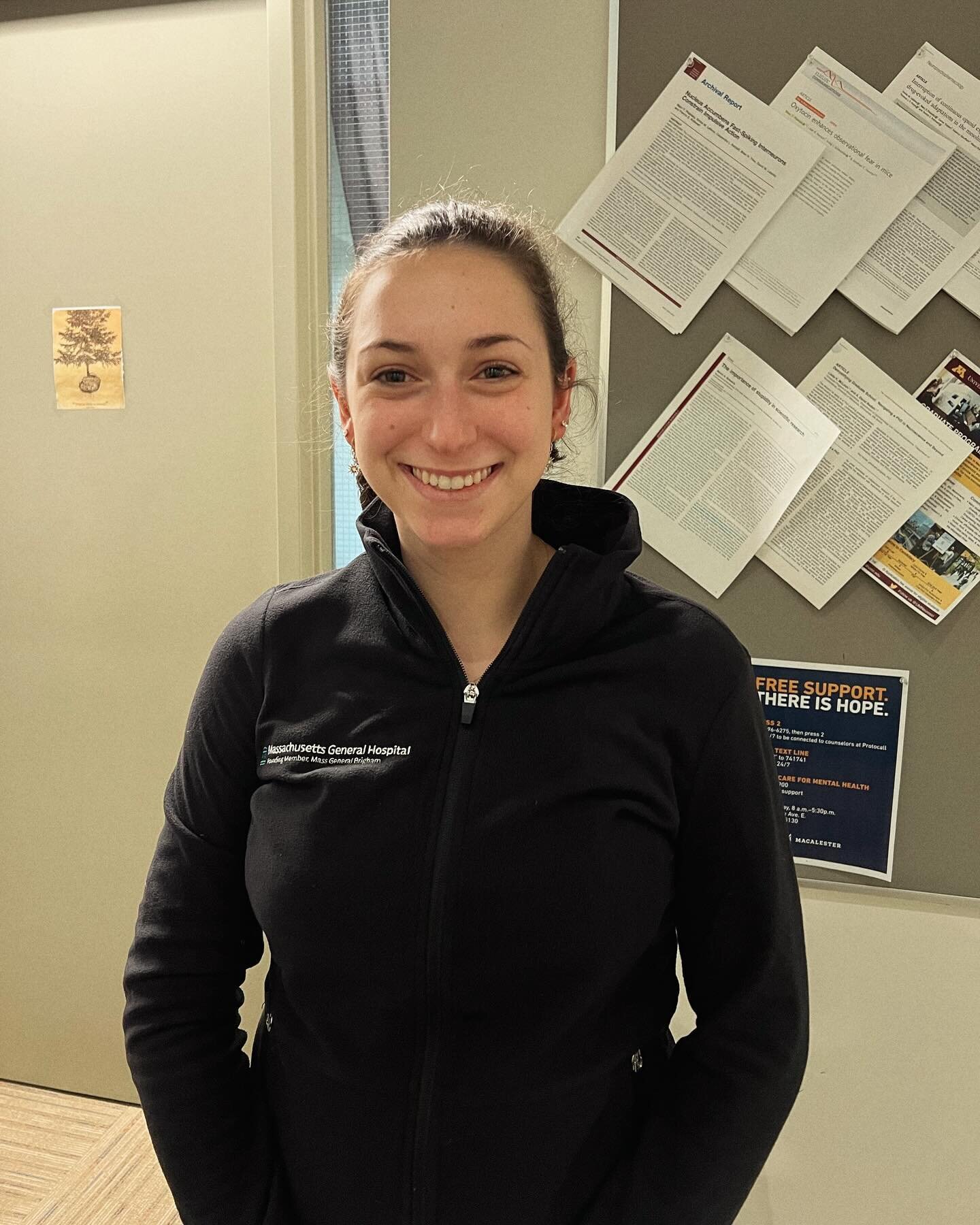 Please congratulate TRG lab member, Carly Steifman @carly.steifman , on her new position as a research technician with the Yonker Lab at Mass General! 🥳🥳🥳