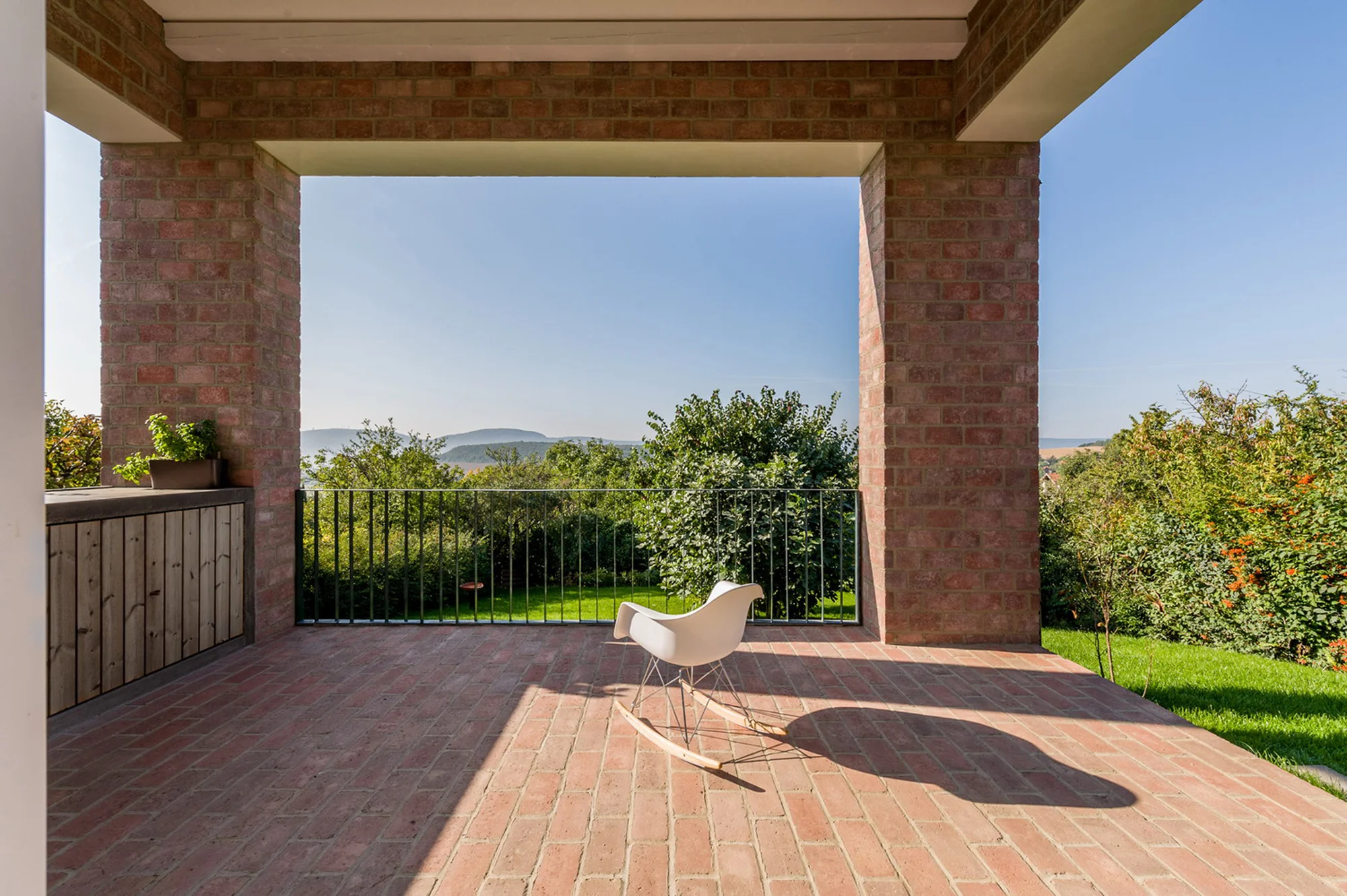 15_covered terrace.jpg