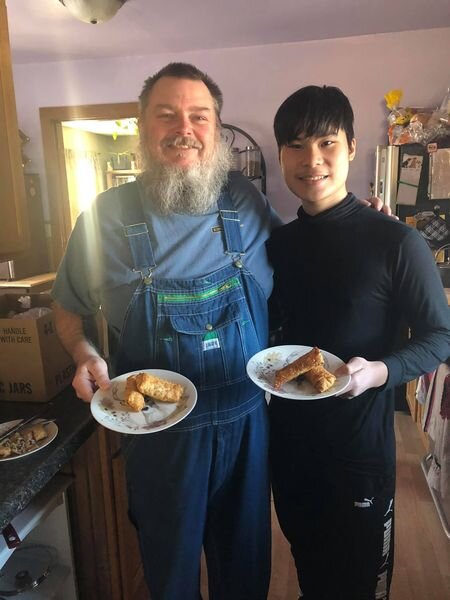 SonLe (AYP2021, VN)_EggrollMaking w_Mykkanen1.jpg