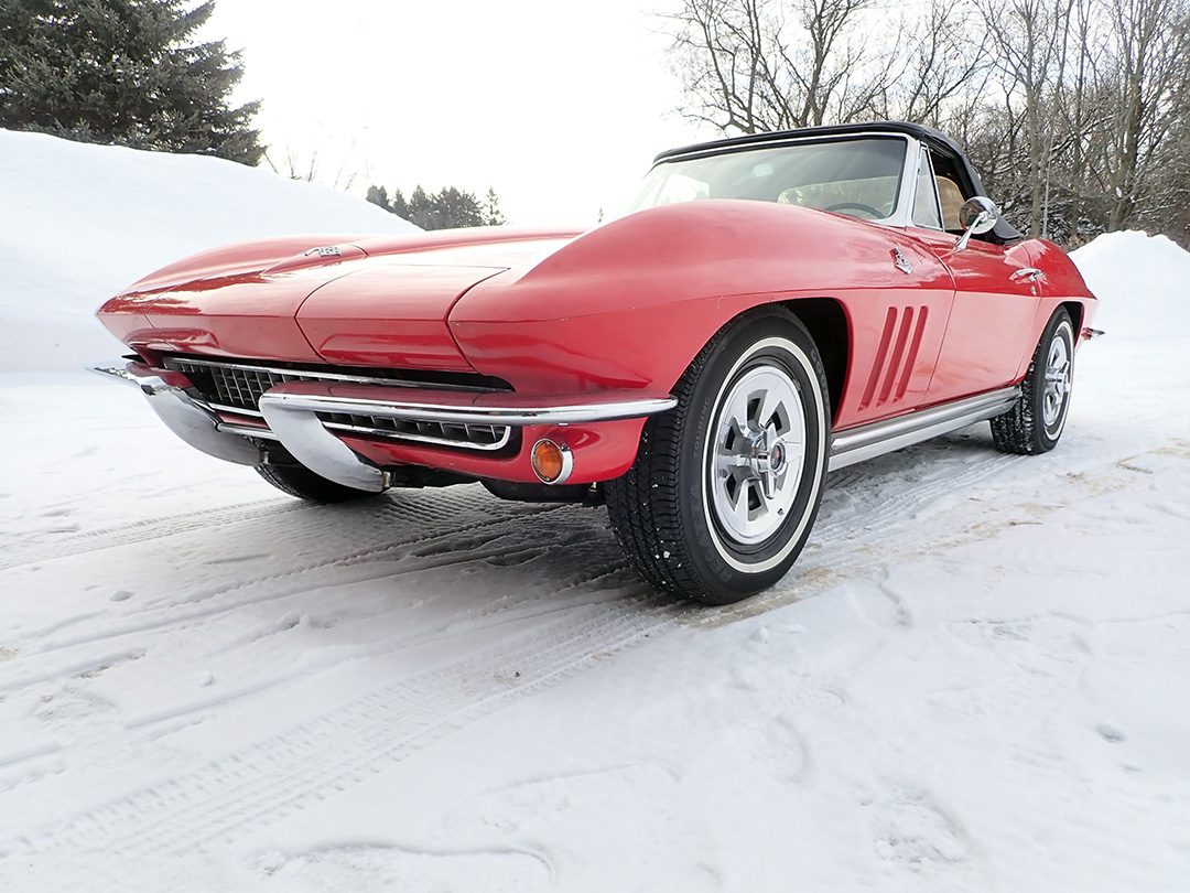 1 1965 Chevrolet Corvette Curry.jpg