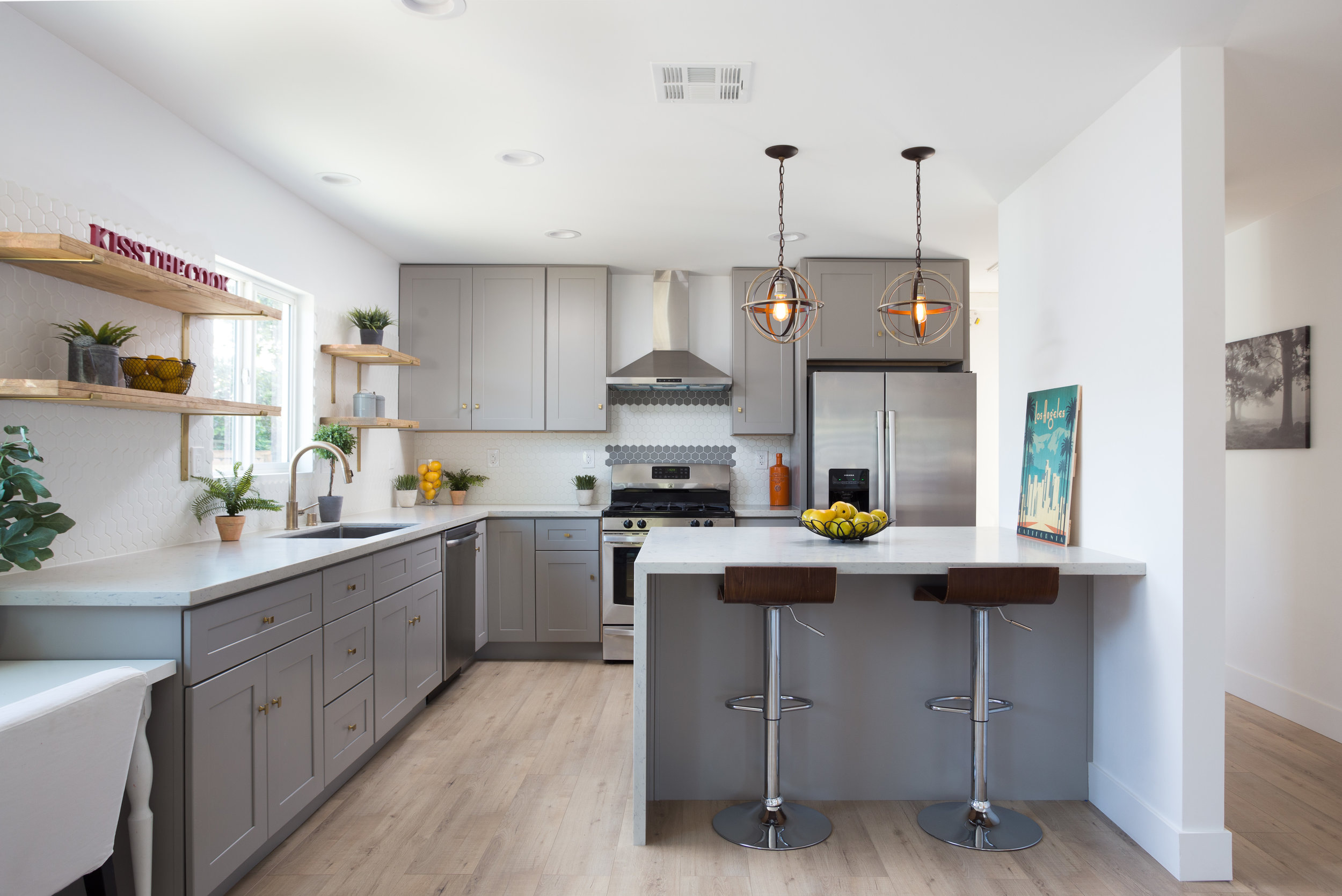 2658 Benedict St - virtuallyherestudios.com-8.jpg