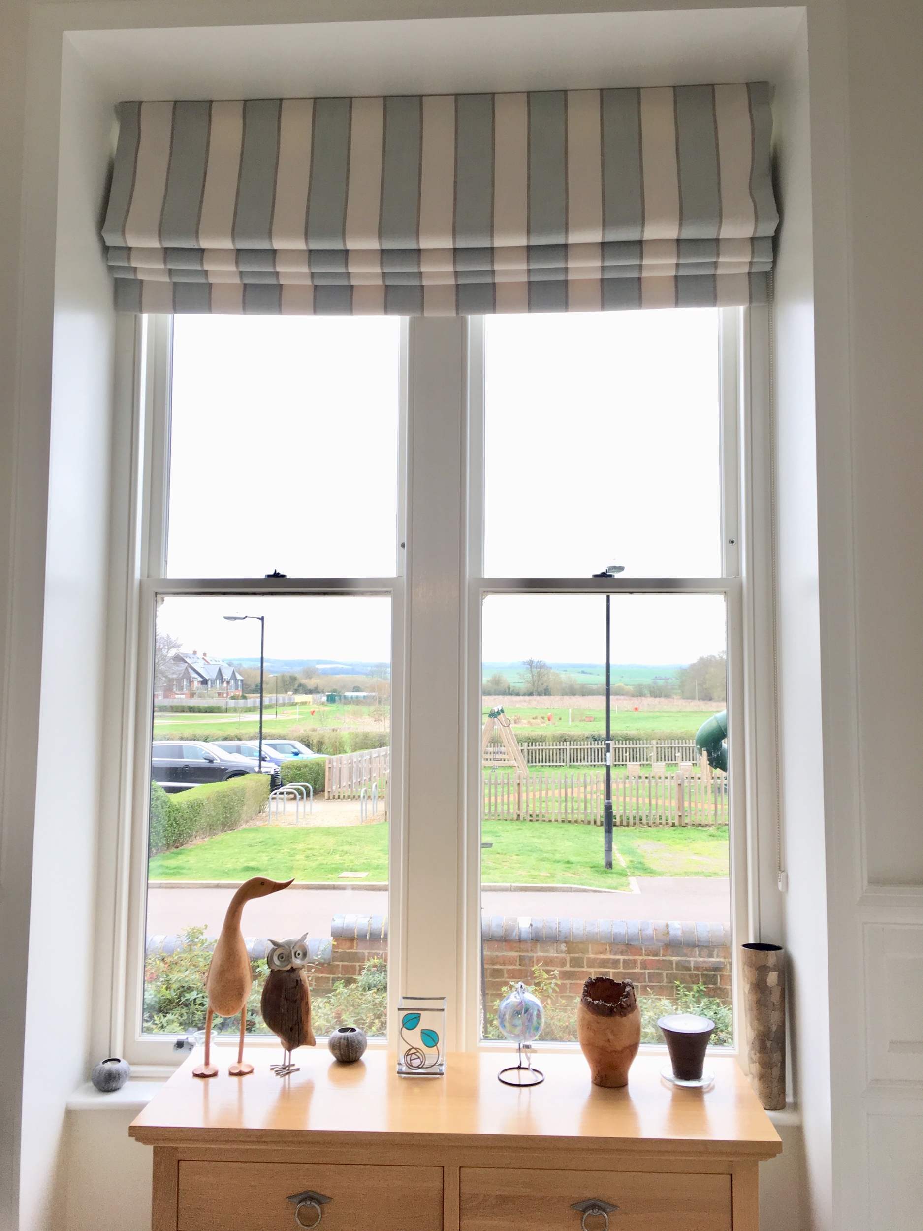 The extra large windows allow the blind to sit high within the recess allowing the light to flood in