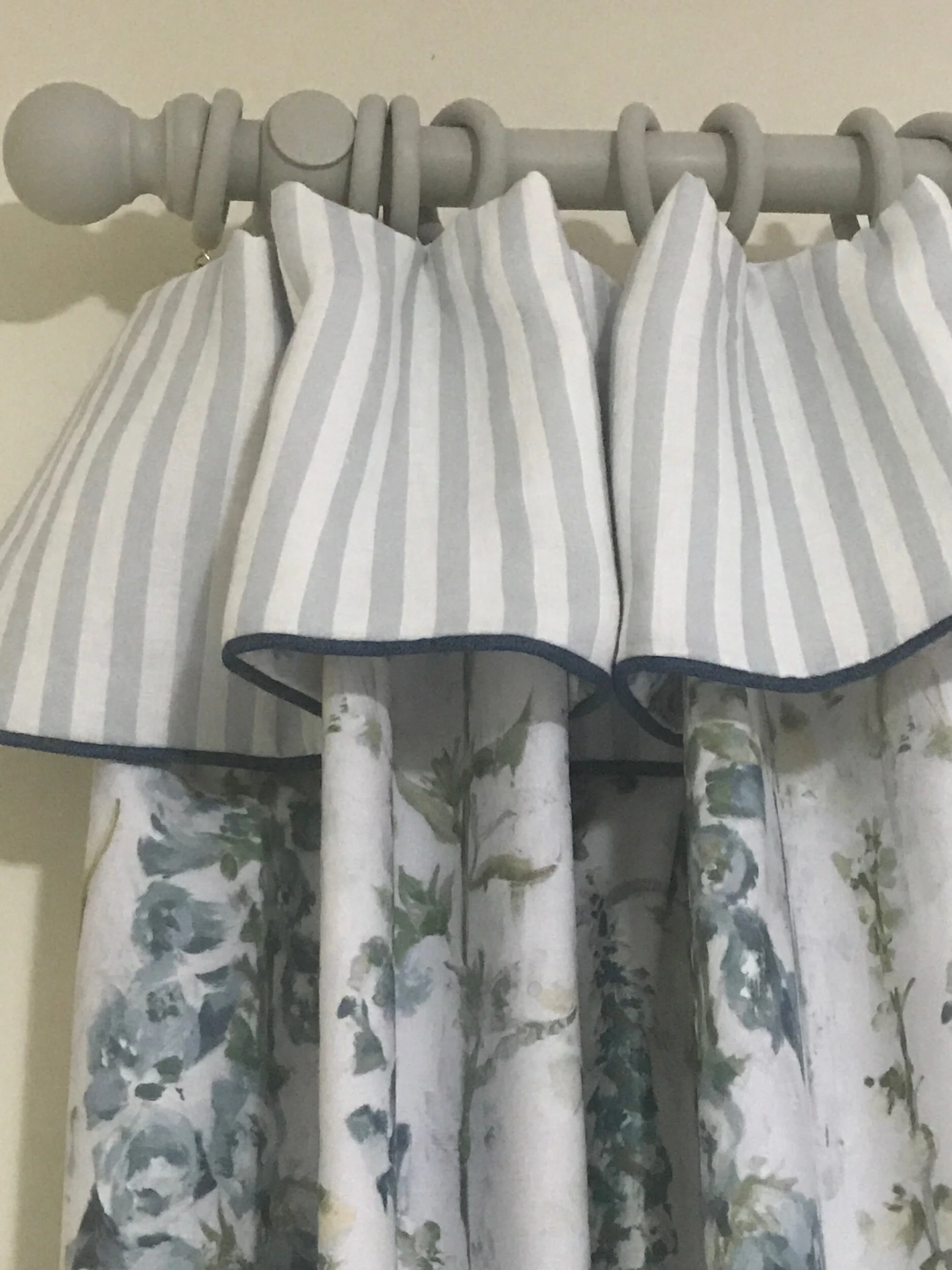 Curtains &amp; Roman blind INSTALLED in BRouGhton