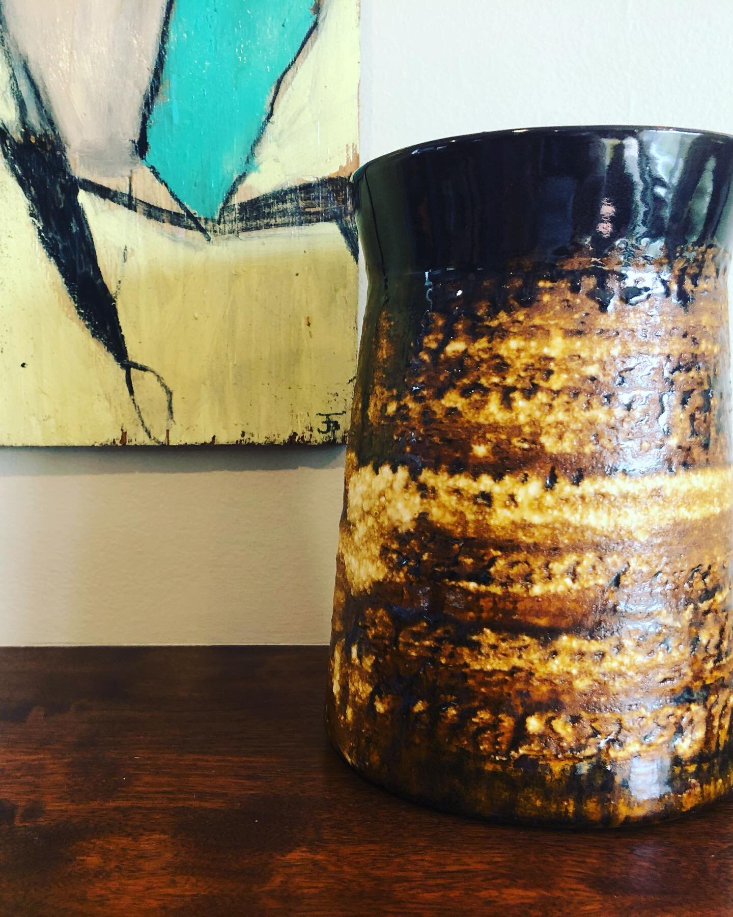 This is DEEP 70s, Canadians. &ldquo;Fat Lava&rdquo; vase made by Laurentian Pottery (LP), in St. Jerome, Quebec. &ldquo;Fat lava&rdquo; is a thick, rough pottery glaze technique. 🥛

8.5&rdquo; tall
6&rdquo; wide at base
Great condition&mdash;one sma