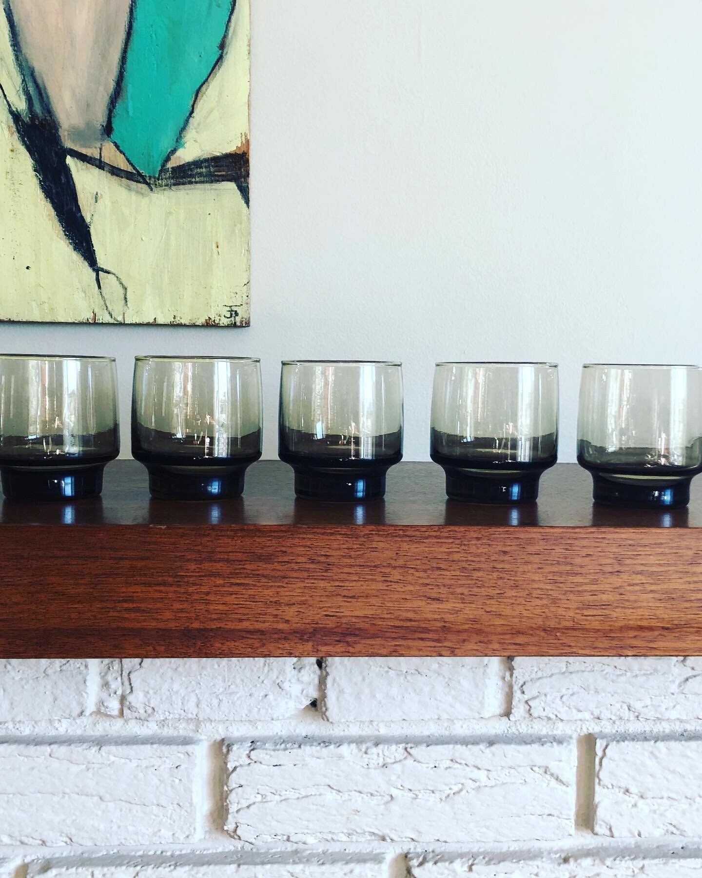My favourites. Set of five Libbey Accent lowball glasses, in the Tawny/smoke colour. Great condition, with heavy glass base, and stackable! Marked with the signature Libbey cursive &ldquo;Laverne&rdquo; L. 🍞 Just over 3 inches tall and just under 3 