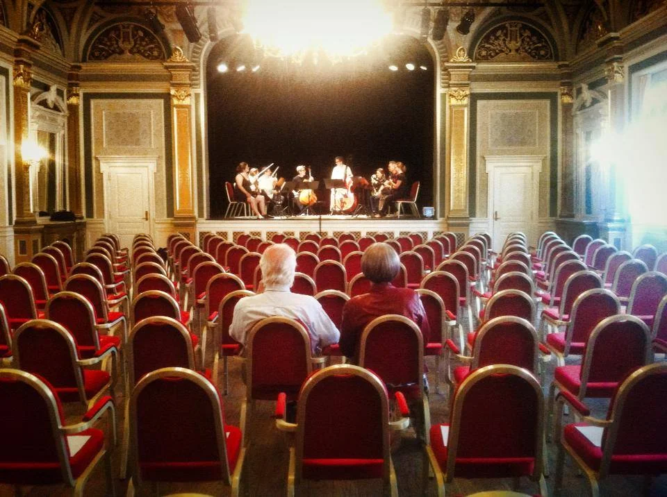 Ensemble Mutatis, 10 wind and string players