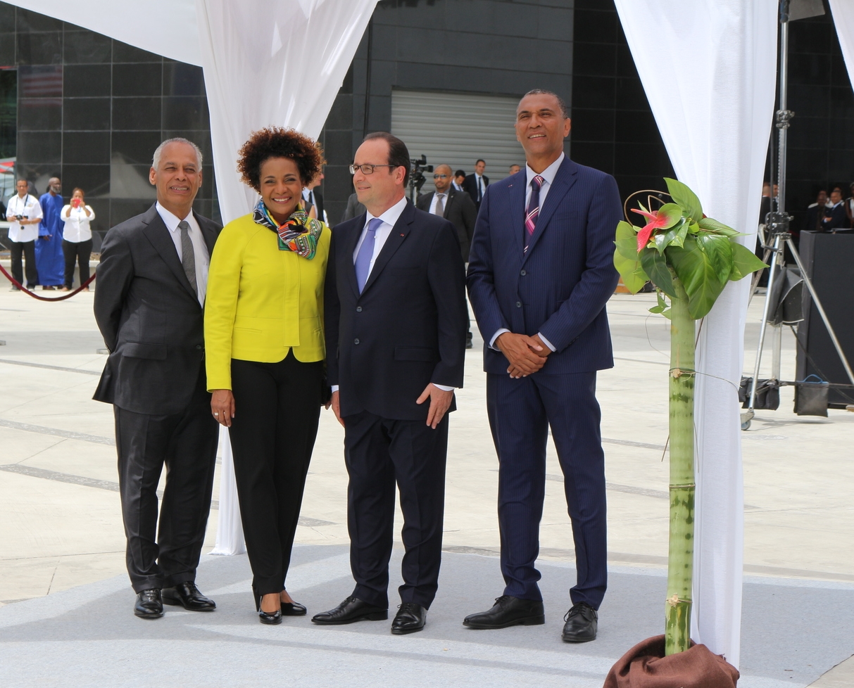 Avec le Président de la République française, S.E.M. François Hollande