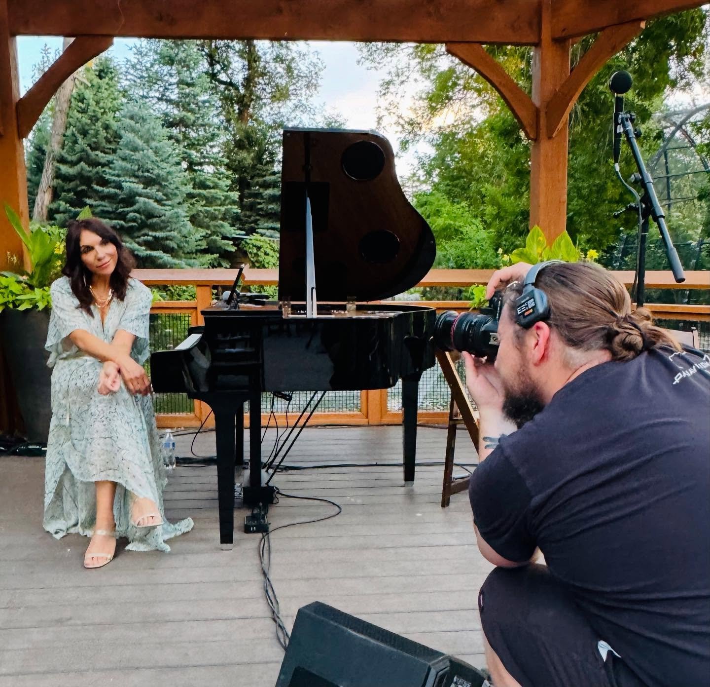 Last night, kicking off the @orchleague meeting in Salt Lake City with the spectacular launch of the @edenartsfestival and reunions with dear friends ❤️
@clariceassad 
@jwcomposer 
@firebirdleadership 
@lachamberorchestra 
Thank you @yasinewyork for 