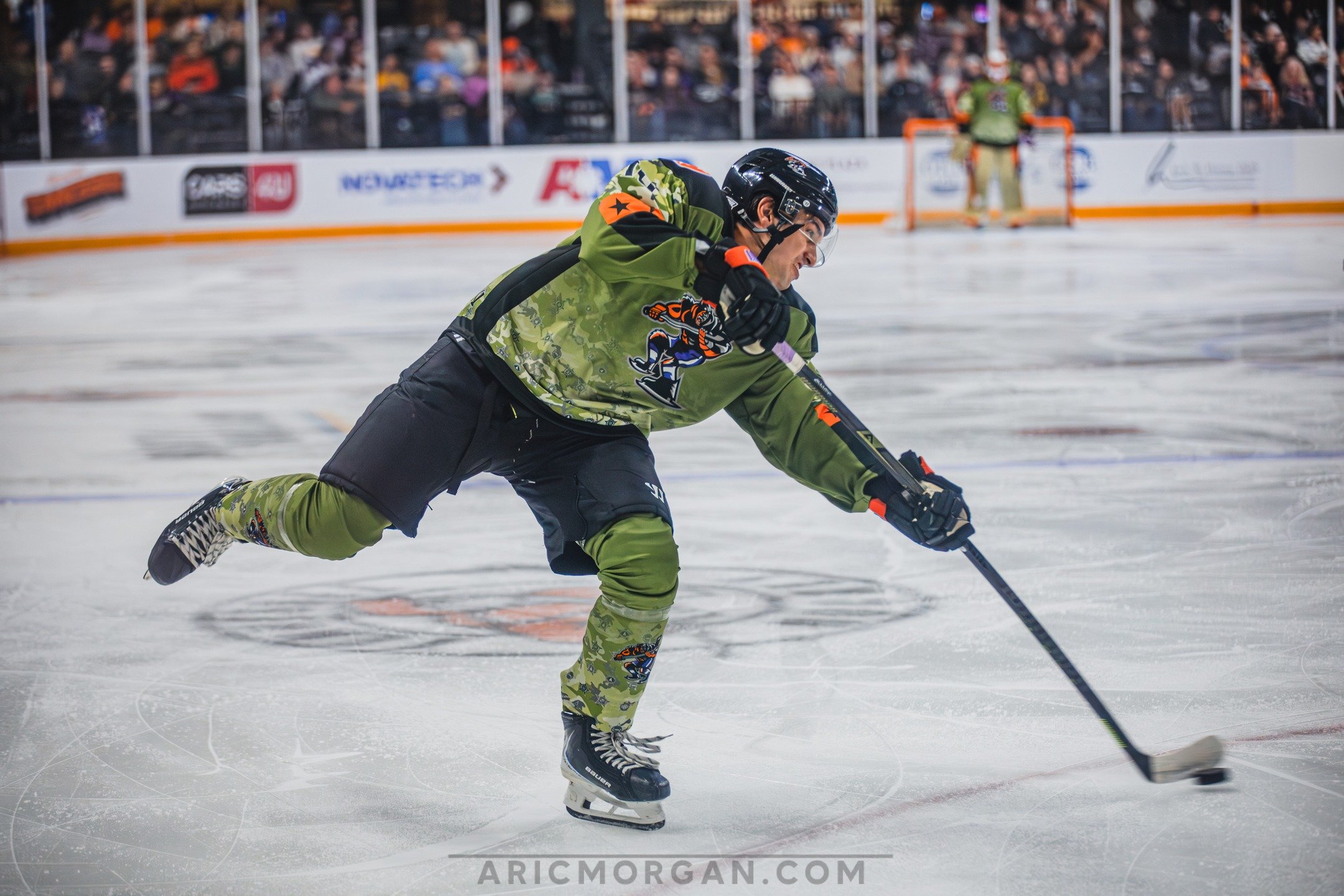 Military appreciation night, Ice Bears vs Ice Flyers.

@canonusa 

@knoxvilleicebears @thesphl @warriorhky

#hockey #hockeyphotography #hockeyphotographer #knoxville #knoxvilleicebears #sports #sportsphotographer