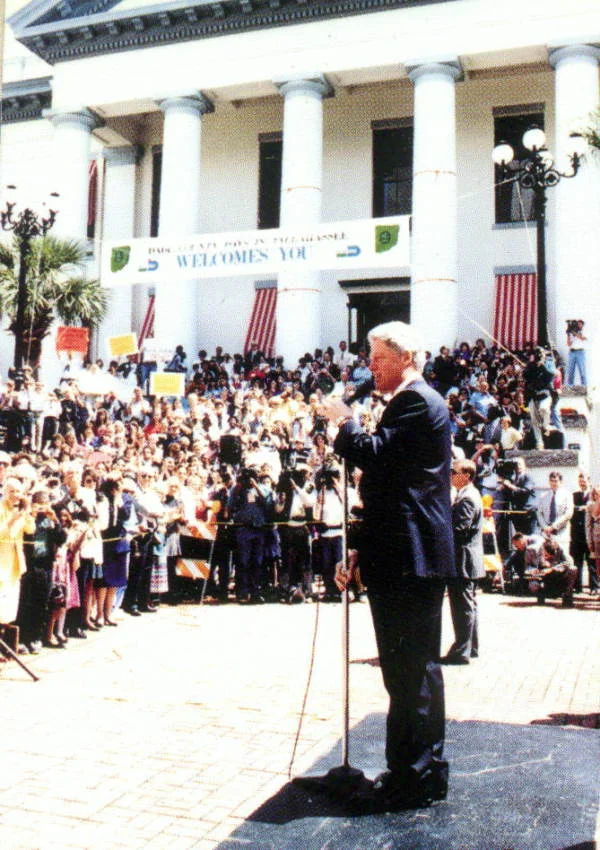 bill clinton 1995.jpg