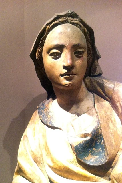 Virgin and child , attributed to Pietro Lamberti, Venice (c. 1430). Late Gothic with early Renaissance traits. Royal Ontario Museum, Toronto. 