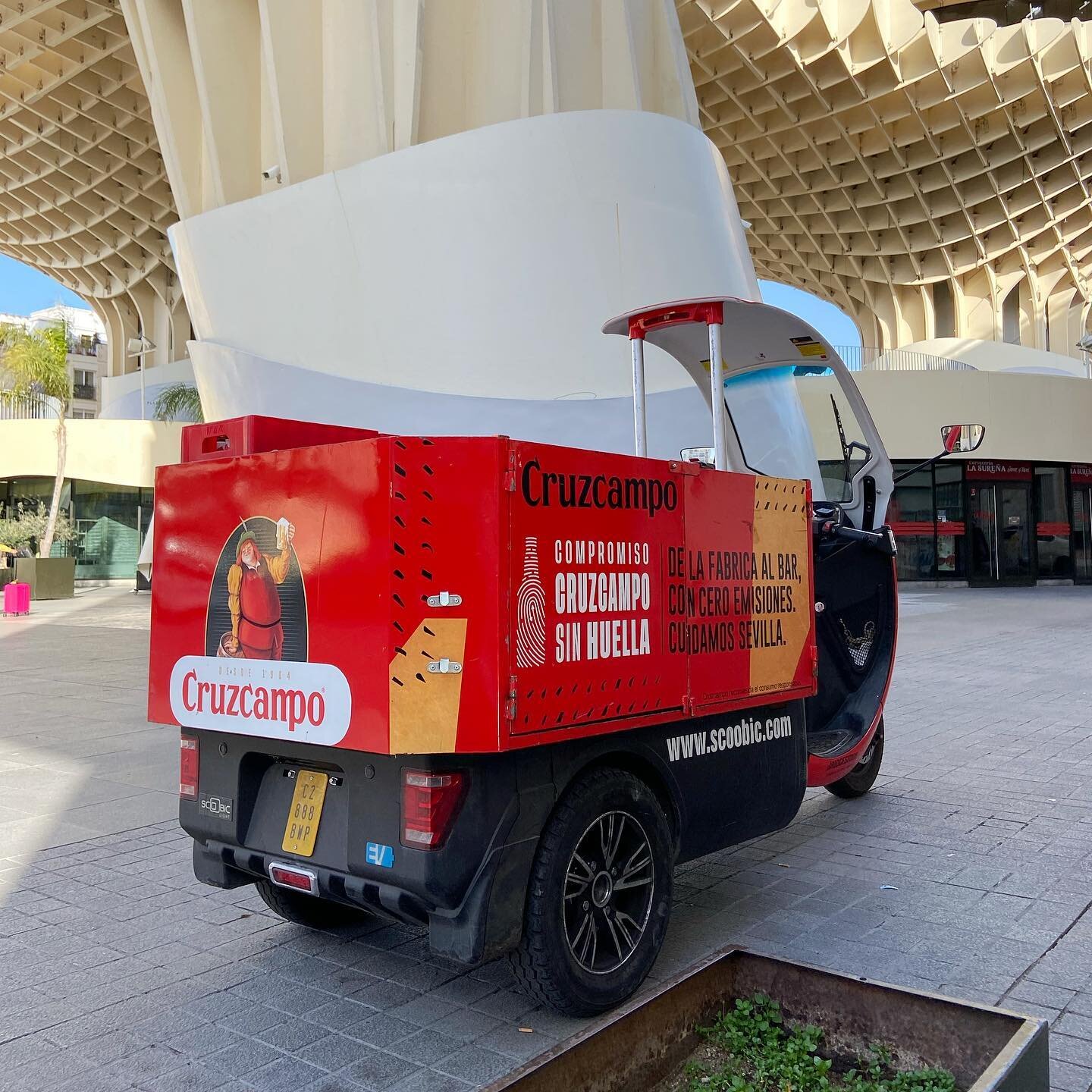 If there is one brand that has won the visibility competition in @seville it&rsquo;s @cruzcampo. From bar sponsorship to electric delivery vehicles, they rule the city. Their factory restaurant/bar on the outskirts of town is worth a visit. The beer 