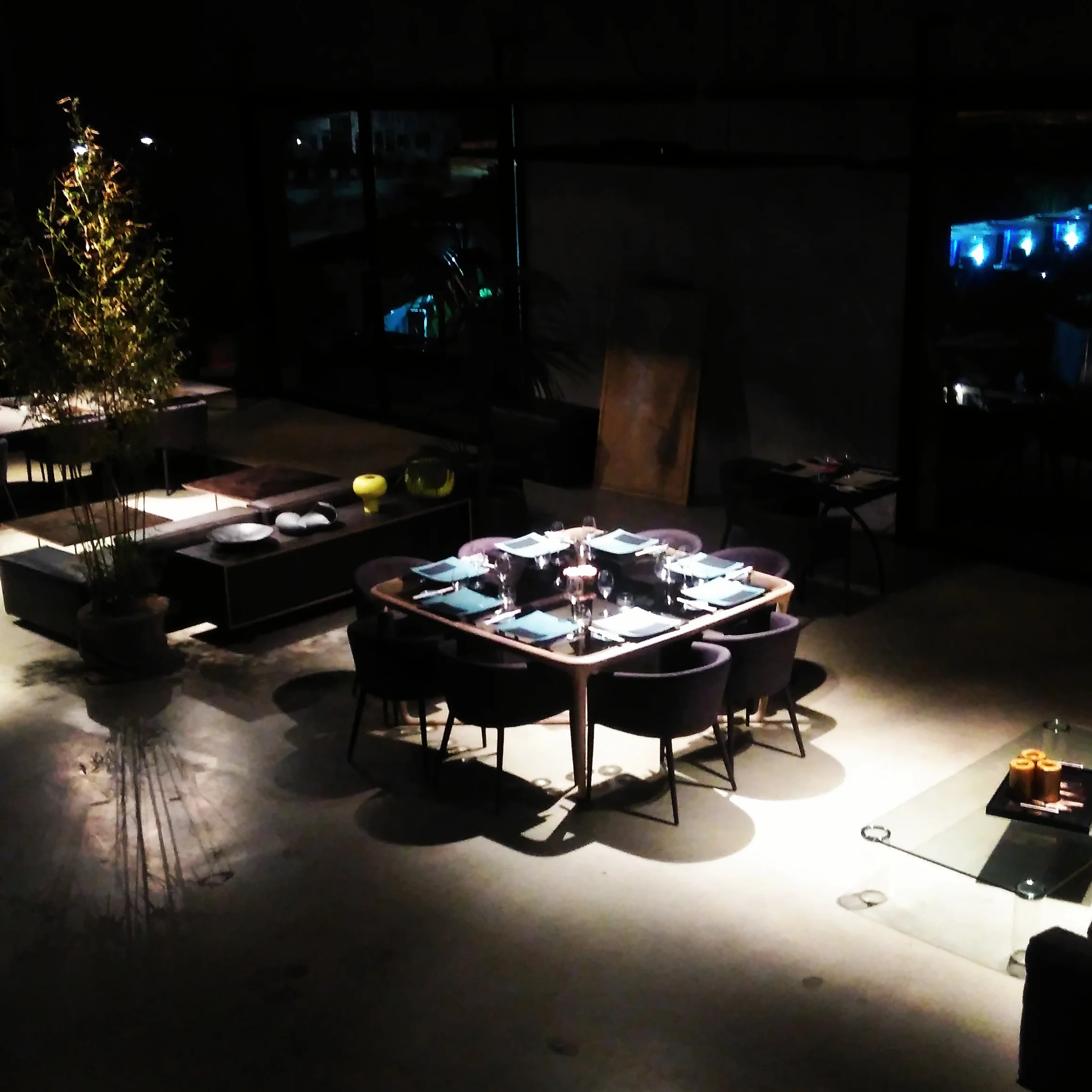 LOUNGE RESTAURANT & SUSHI BAR FOOD; DESIGN & MUSICA