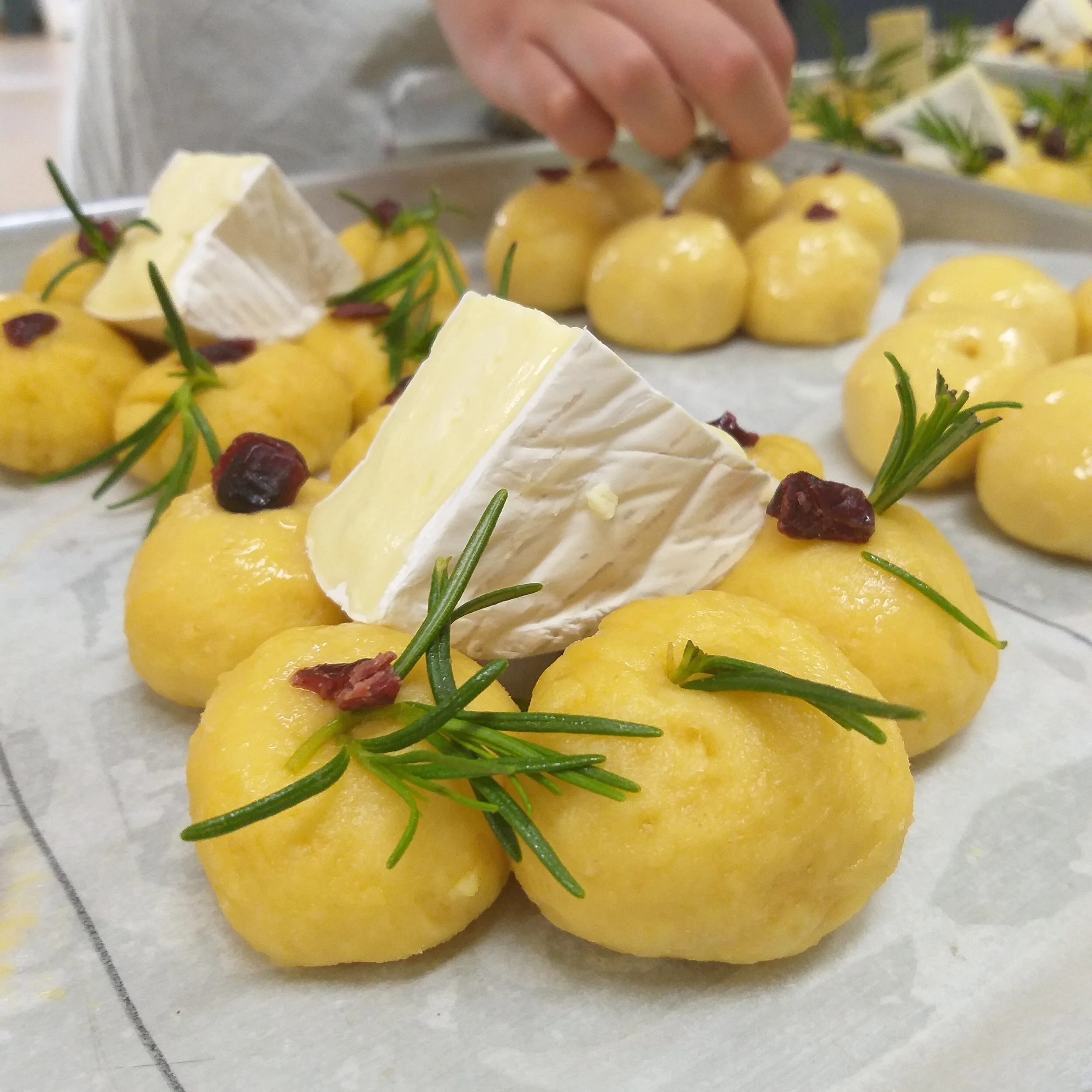 BRIOCHE WREATH.jpg